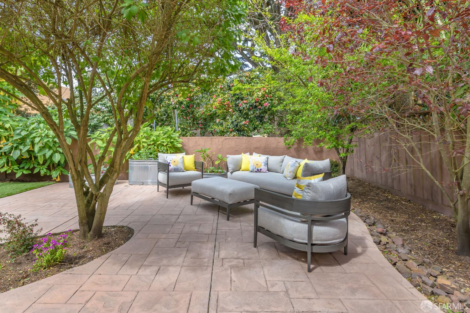 130 Vasquez Avenue