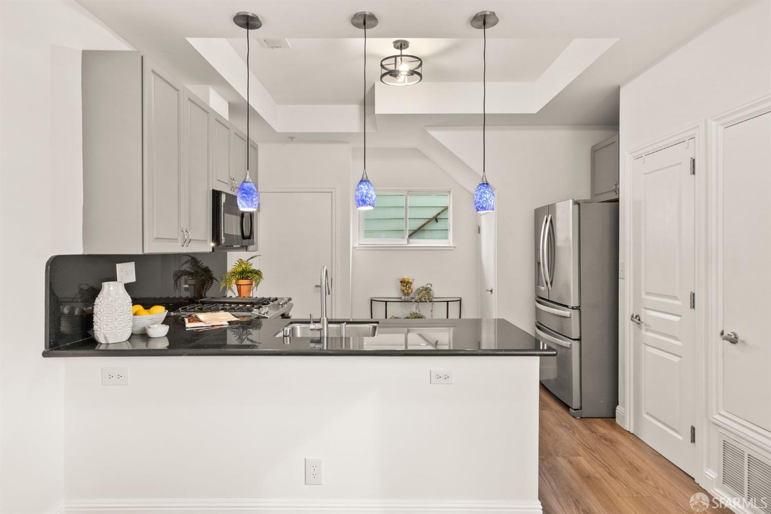 1337 Natoma Street # 4