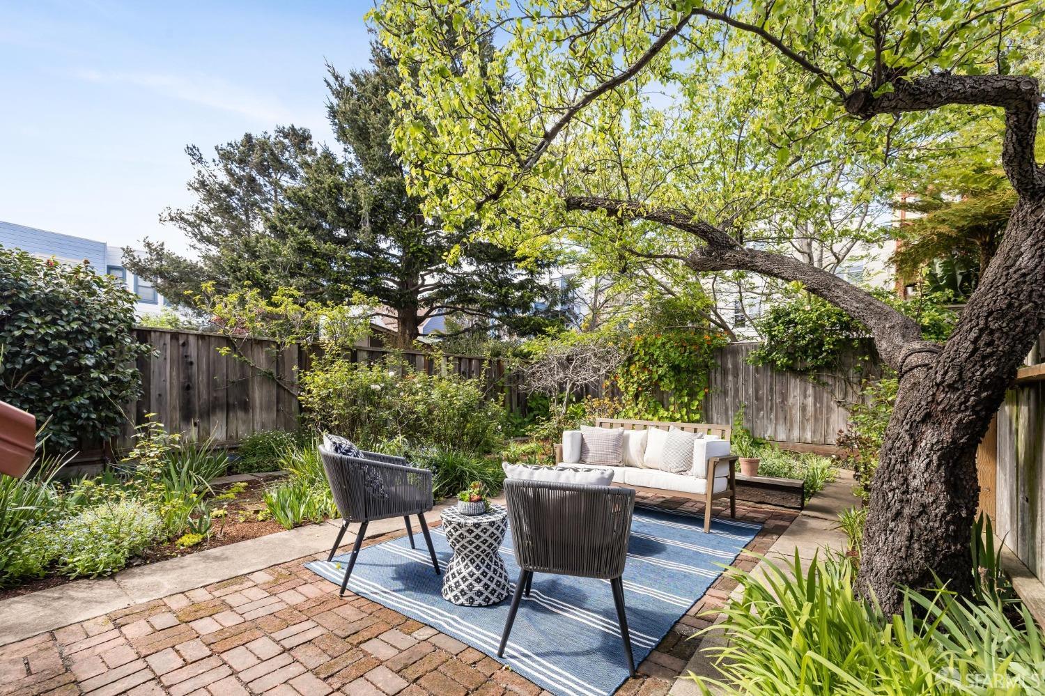 3870 Cesar Chavez Street