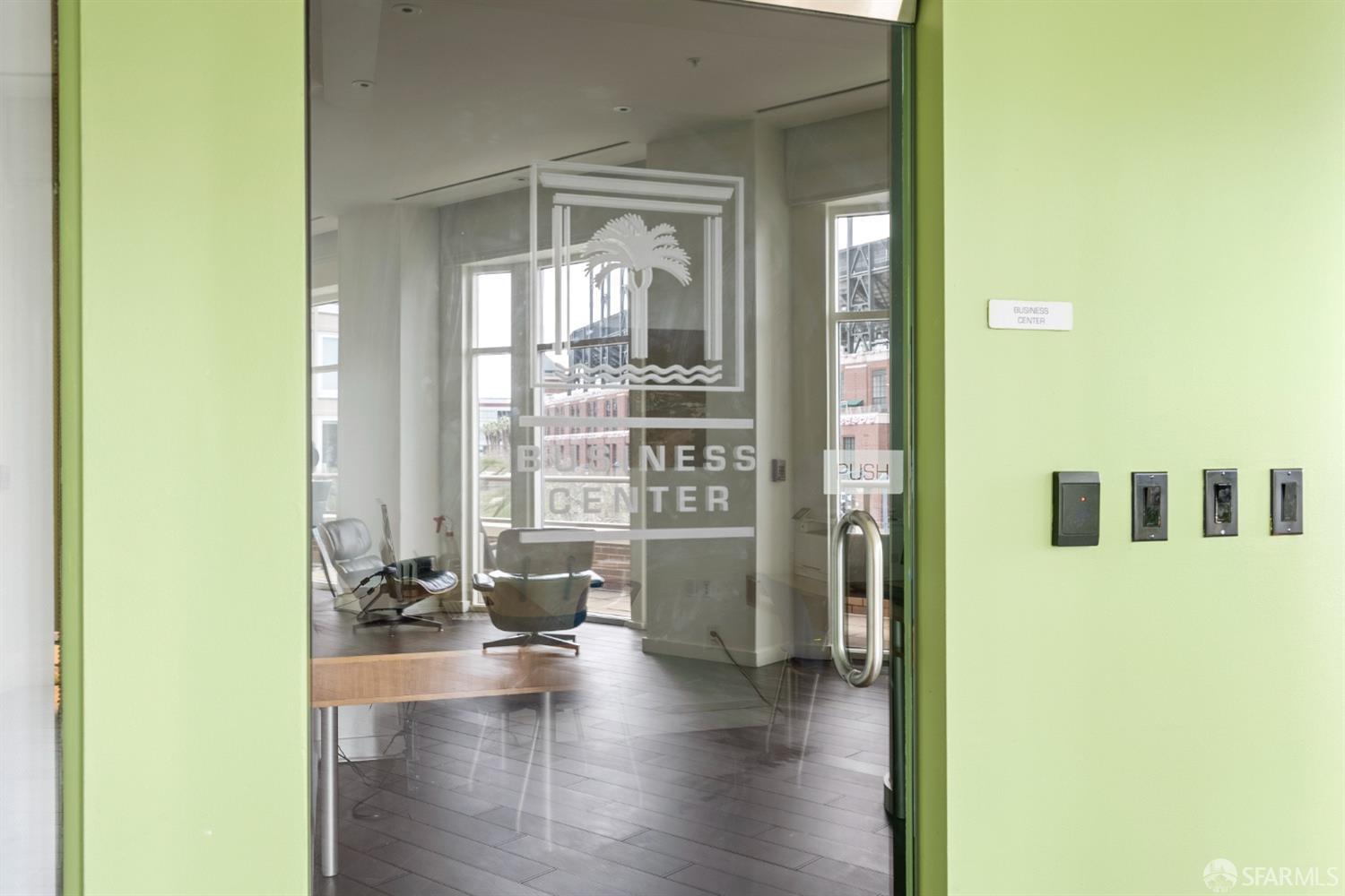 88 King Street # 403