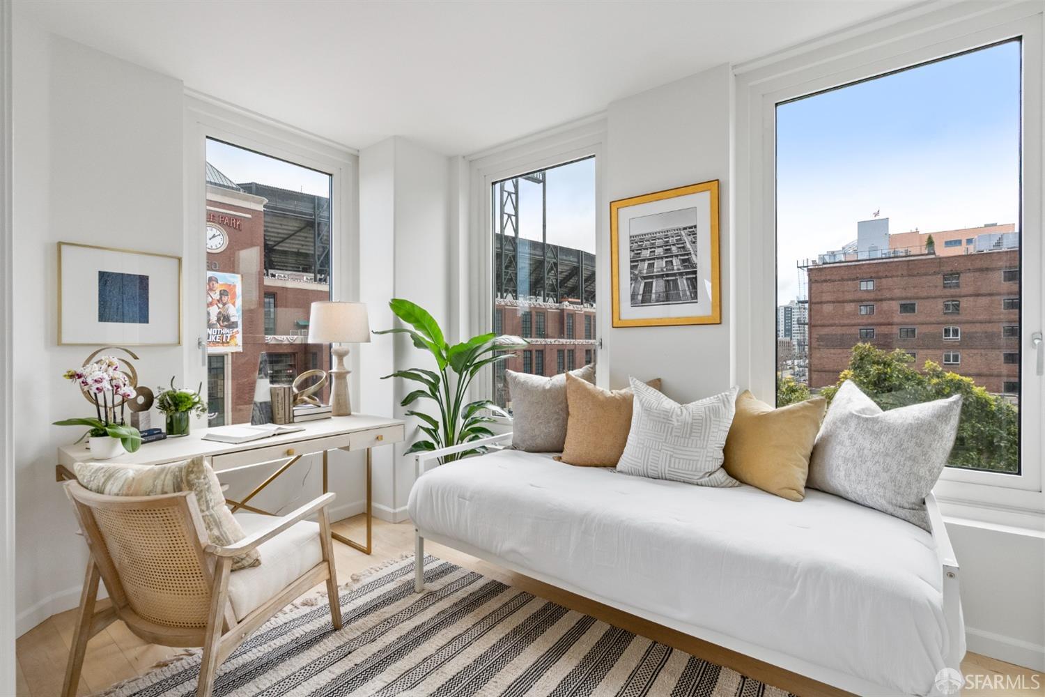 88 King Street # 403