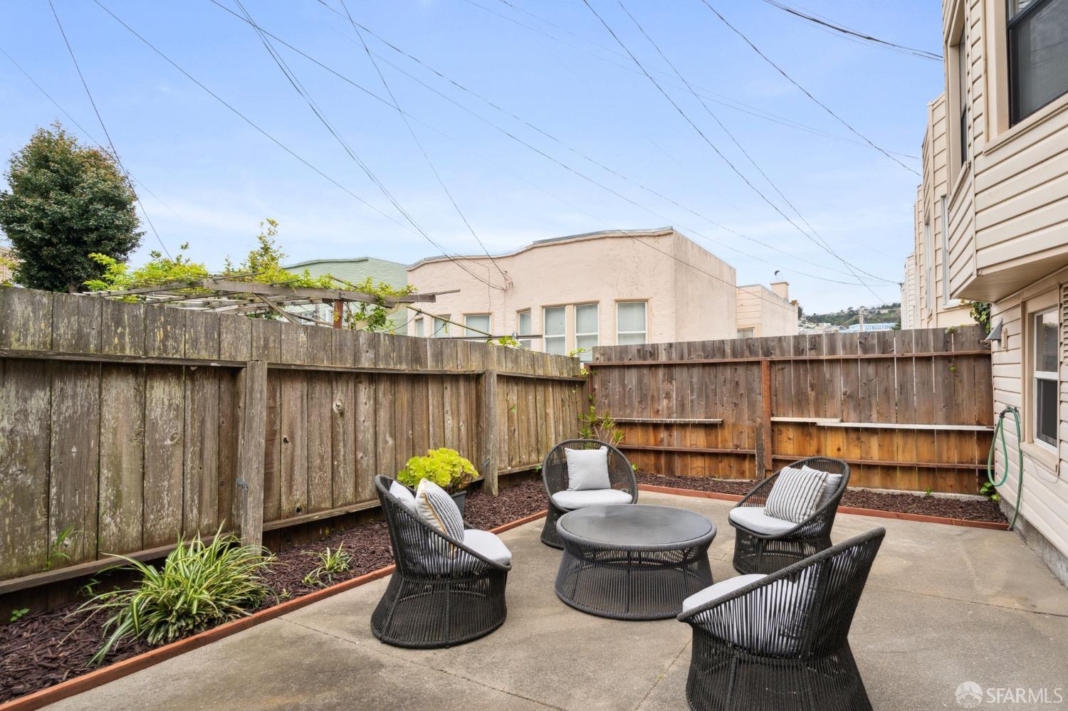 25 Admiral Avenue