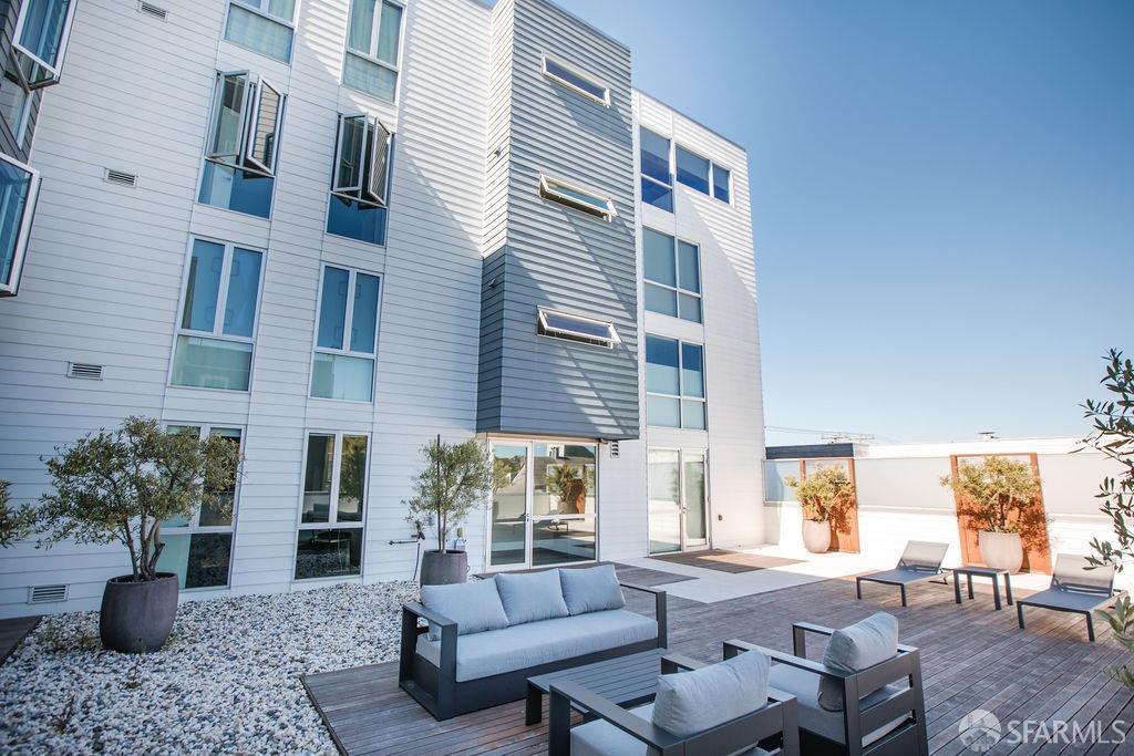 2299 Market Street # 504