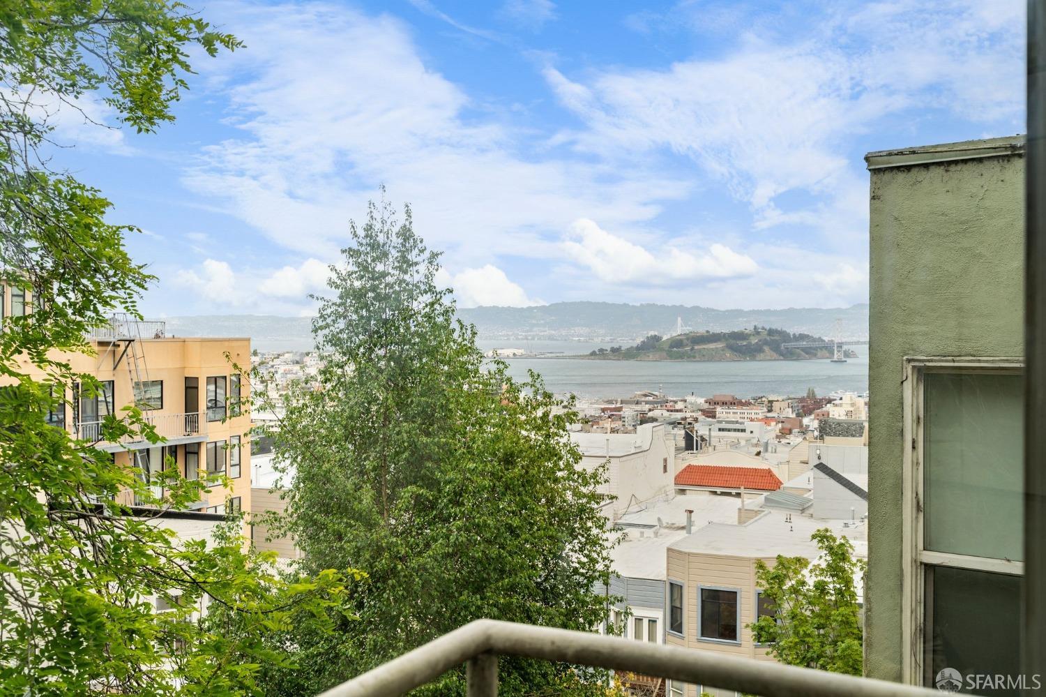 1260 Clay Street # 205