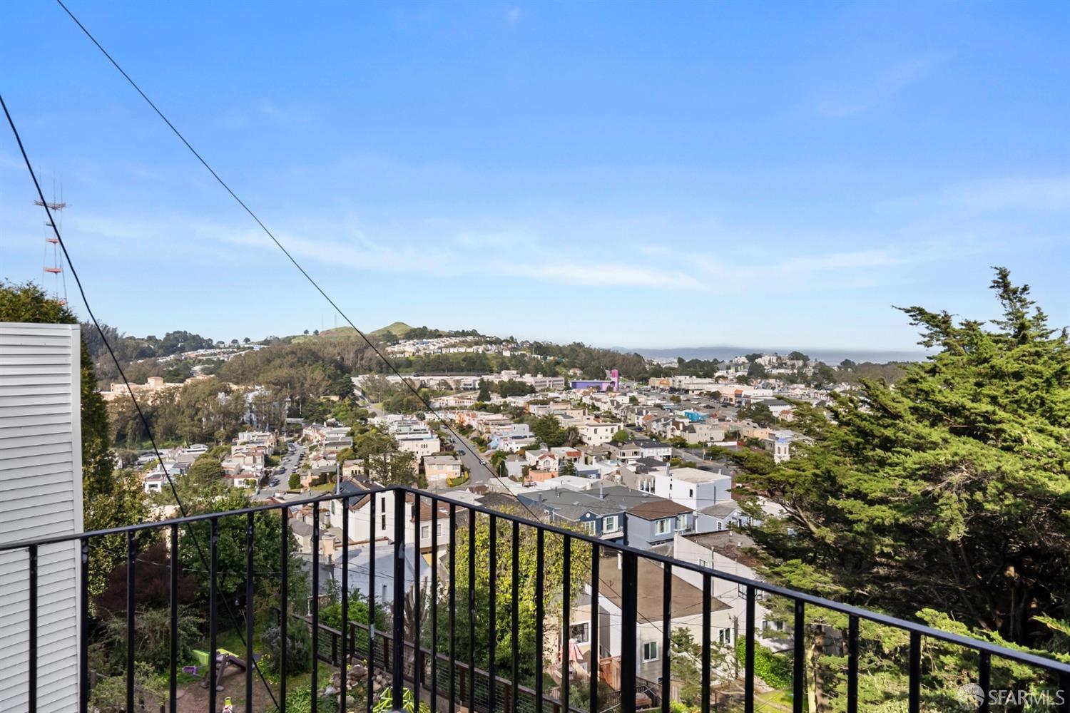 275 Edgehill Way
