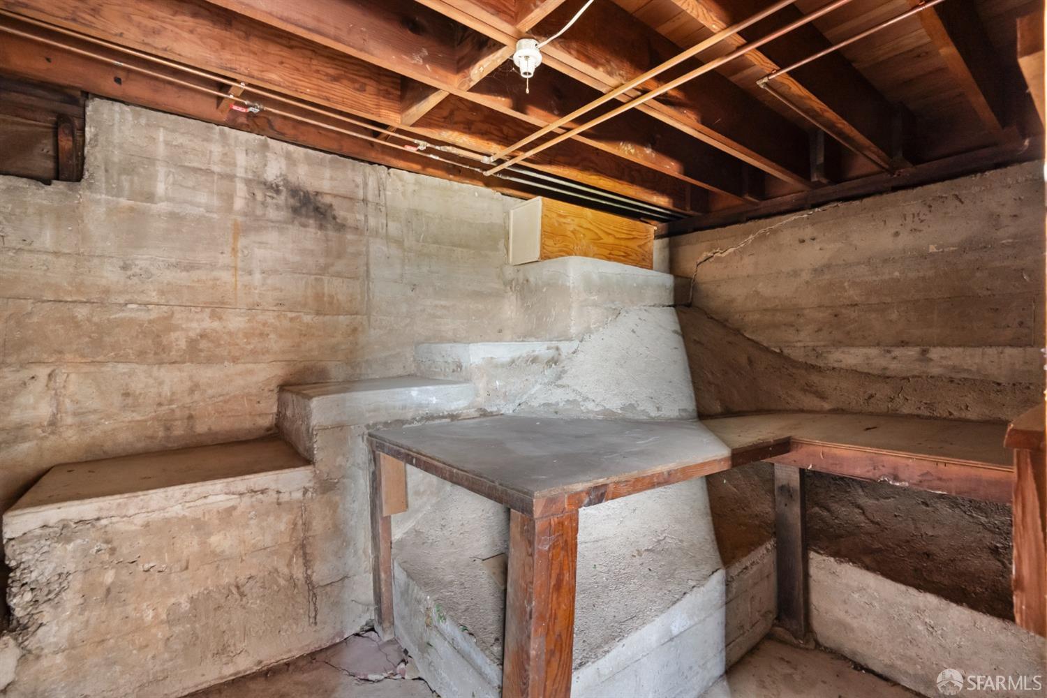 275 Edgehill Way