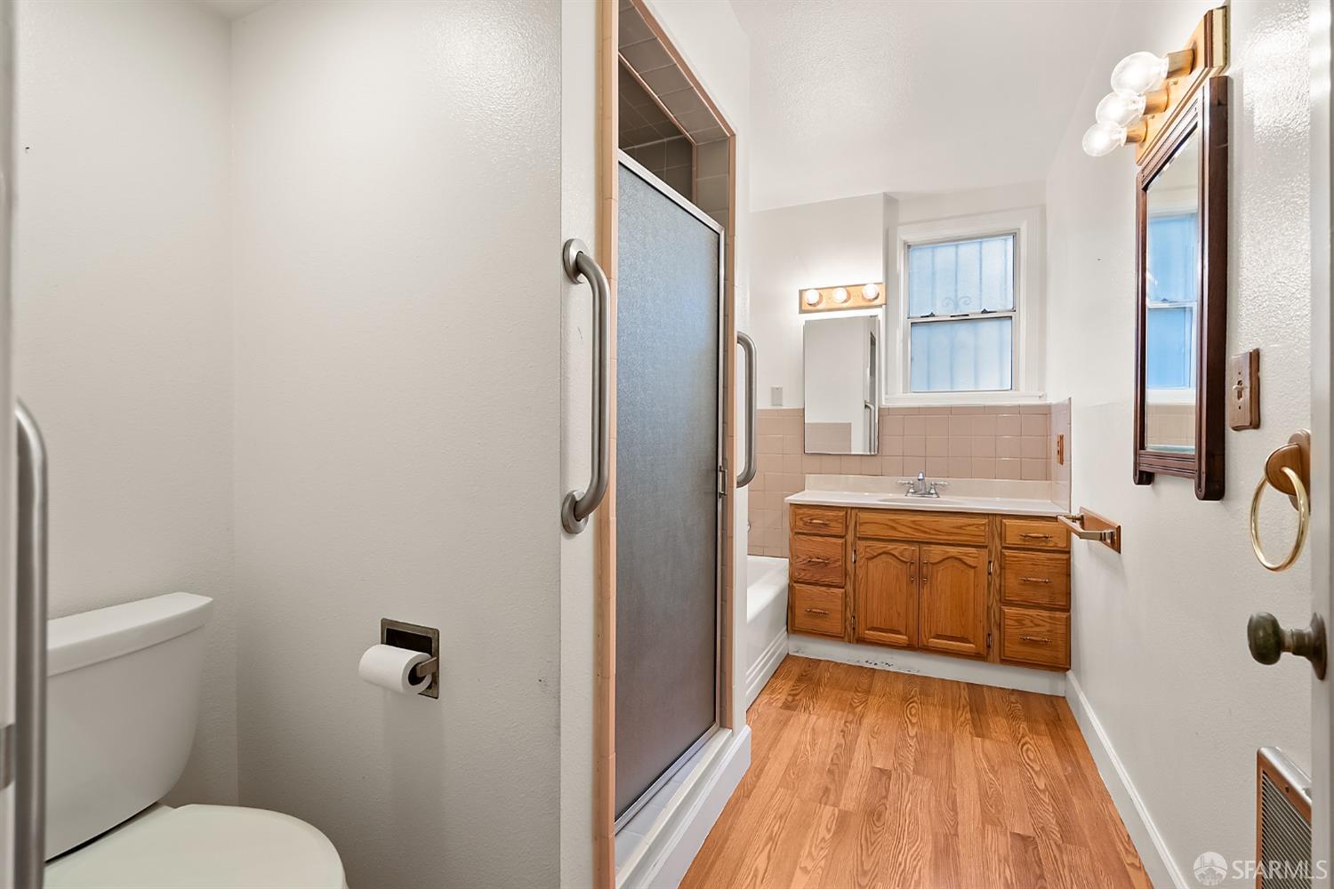 275 Edgehill Way