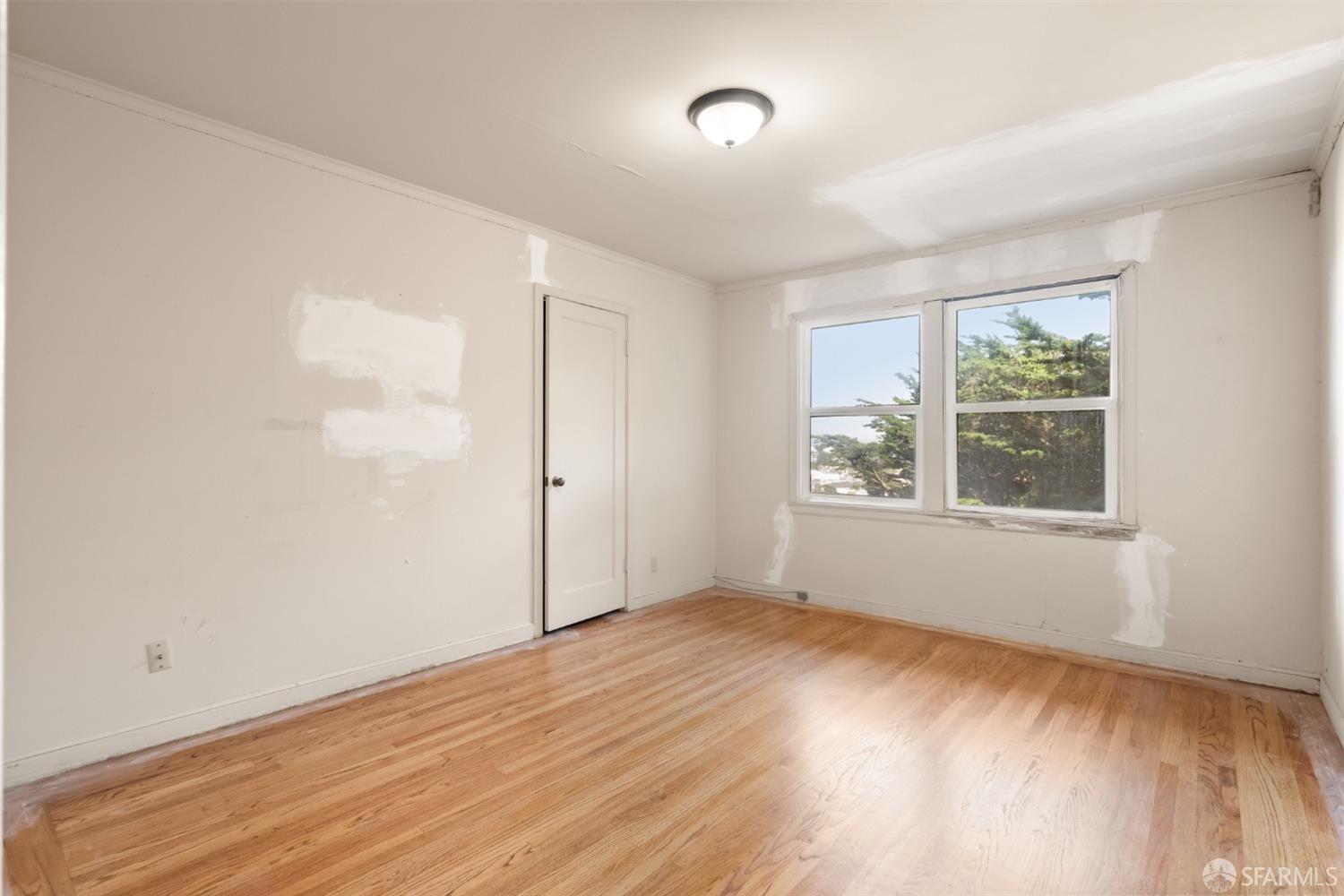 275 Edgehill Way