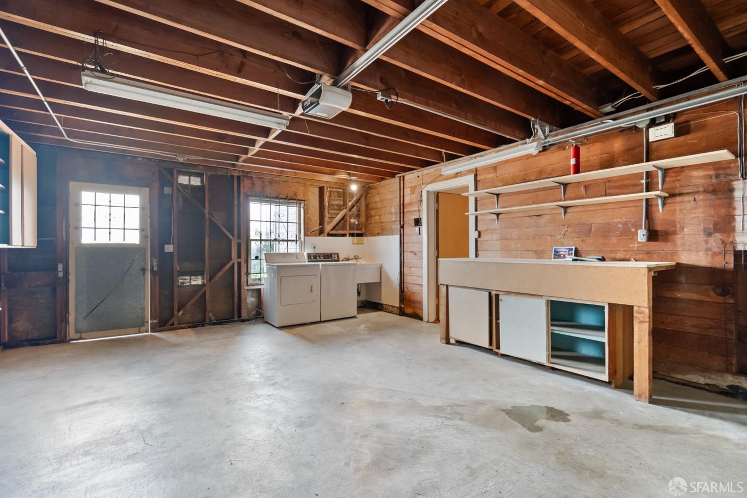 275 Edgehill Way