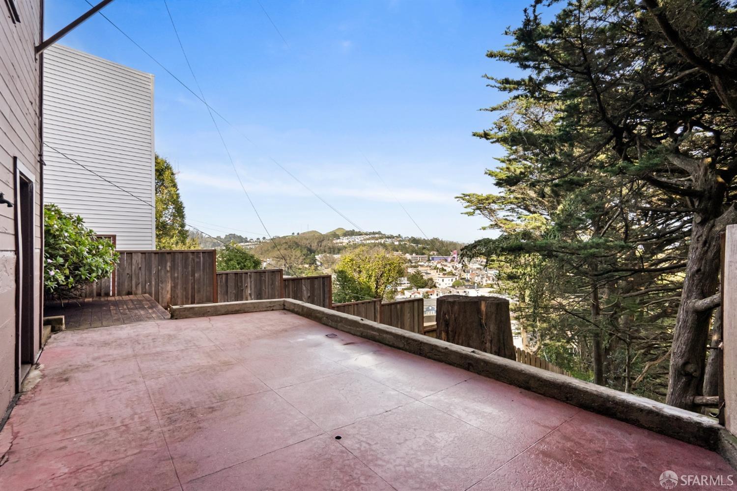 275 Edgehill Way