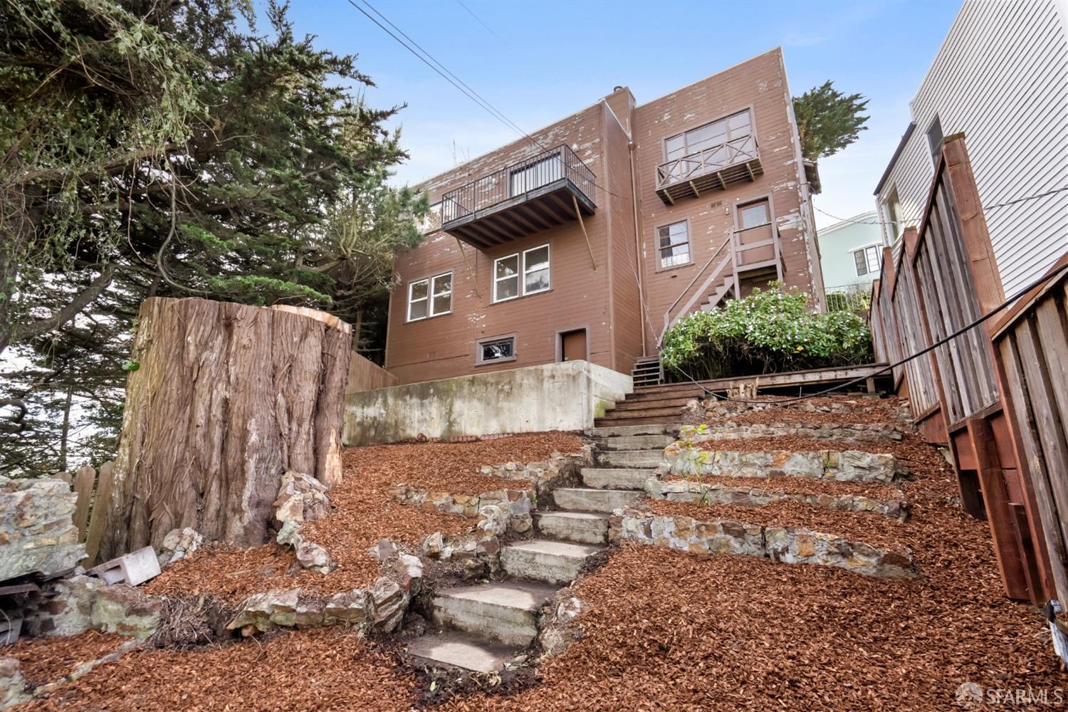 275 Edgehill Way