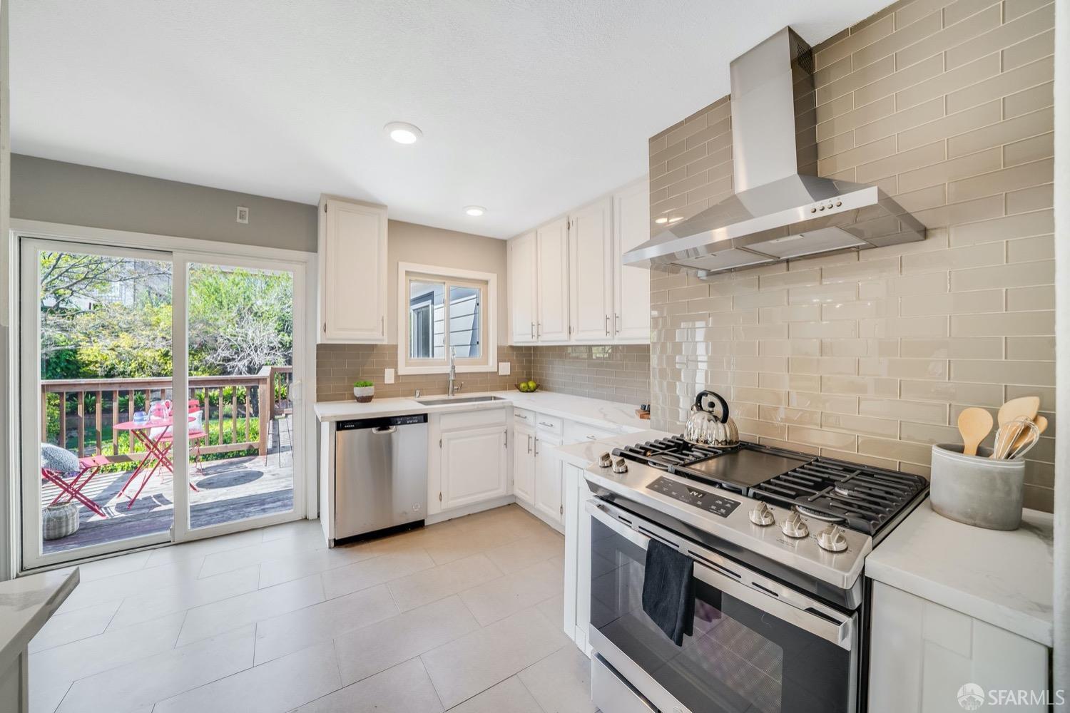3441 Oak Knoll Boulevard