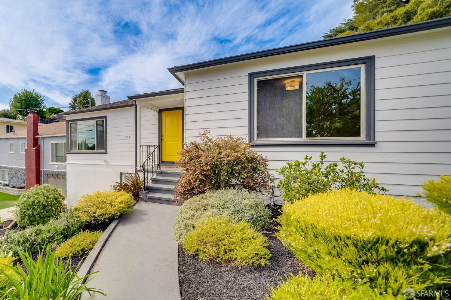 3441 Oak Knoll Boulevard