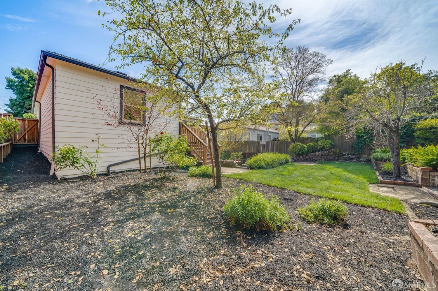 3441 Oak Knoll Boulevard