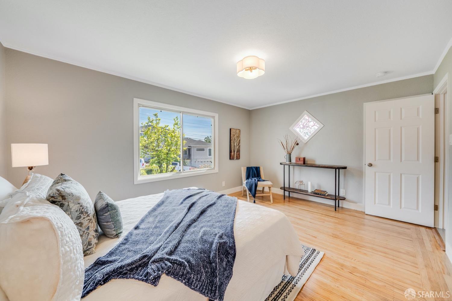 3441 Oak Knoll Boulevard