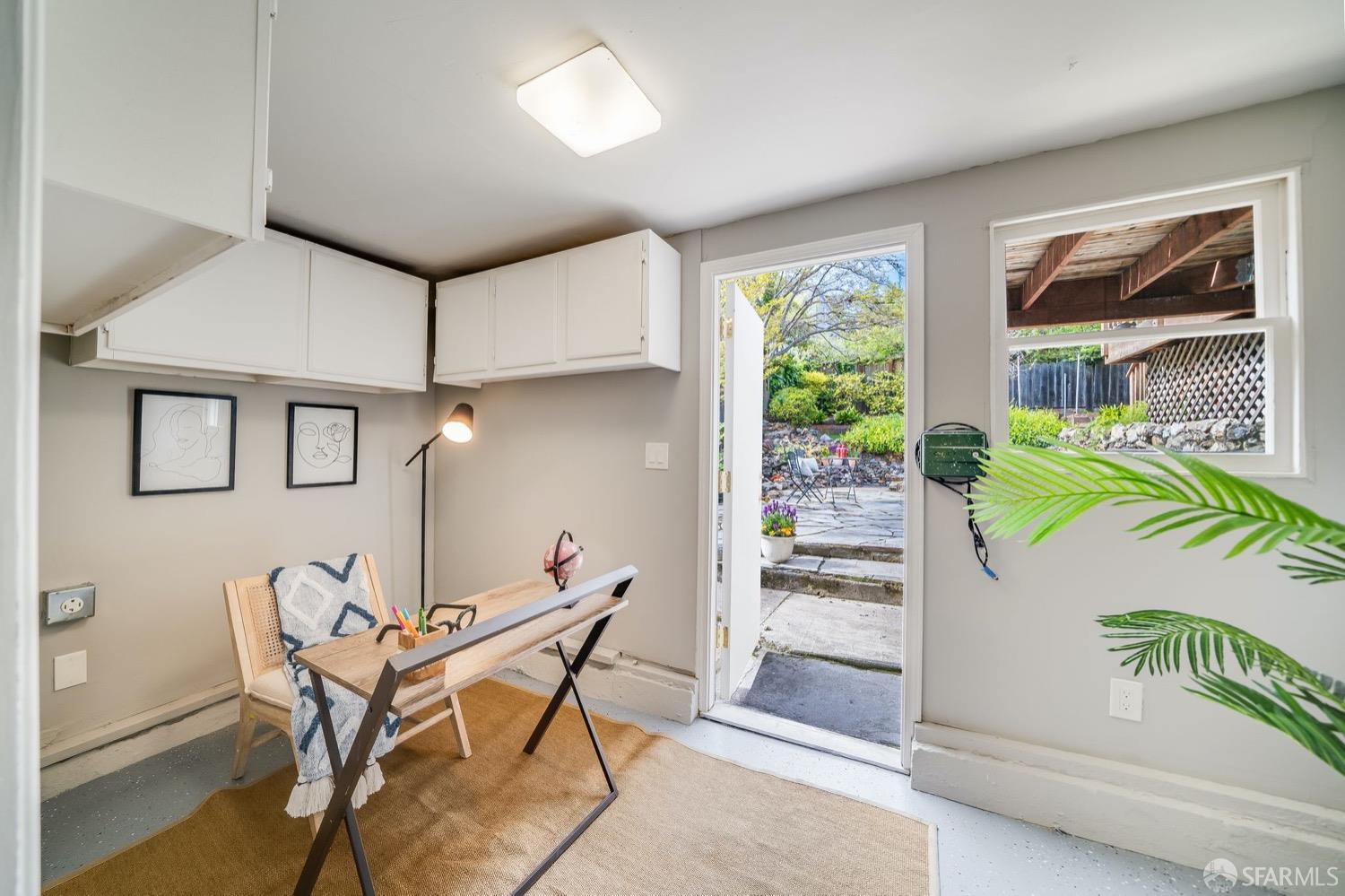 3441 Oak Knoll Boulevard