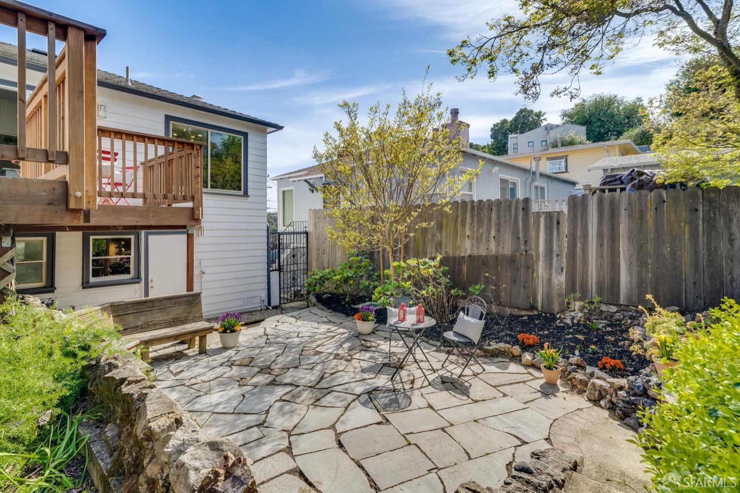 3441 Oak Knoll Boulevard