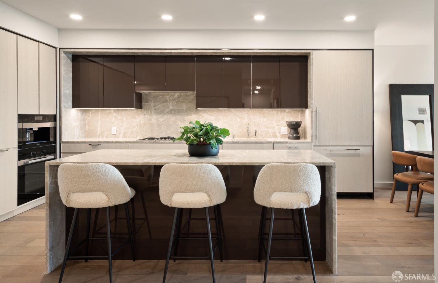 2525 Van Ness Avenue # 601