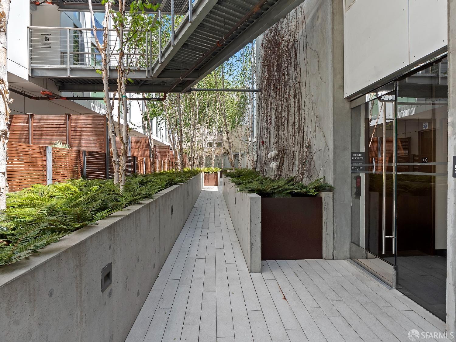450 Hayes Street # 4A