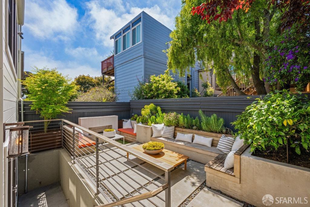 228 Ellsworth Street