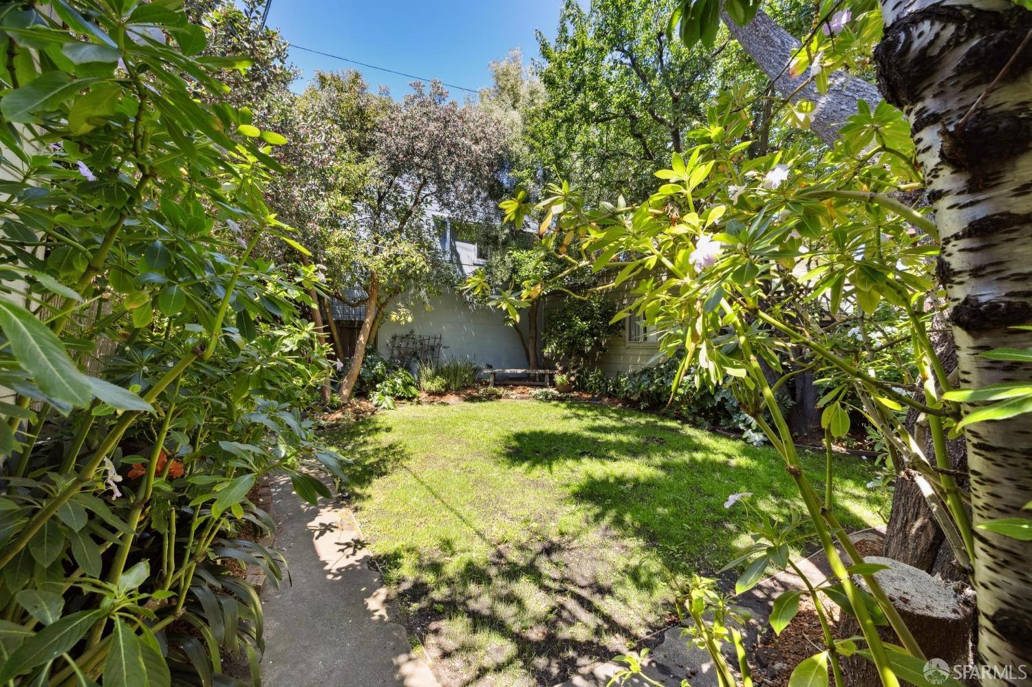 1252 South Van Ness Avenue
