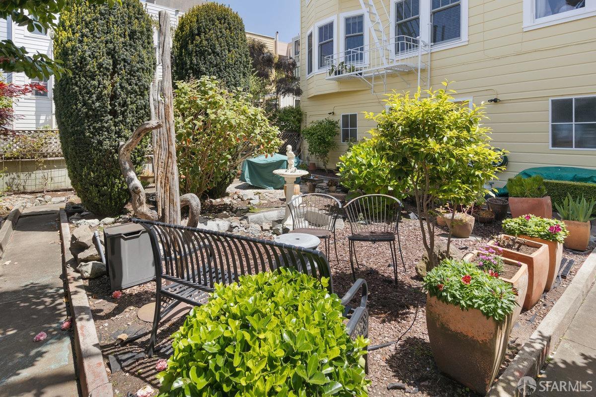 3235 Gough Street # 206