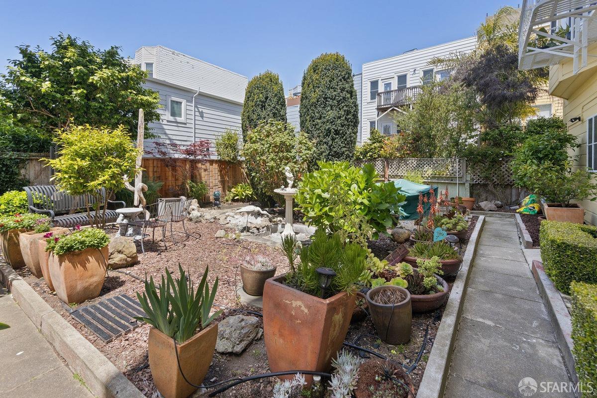 3235 Gough Street # 206