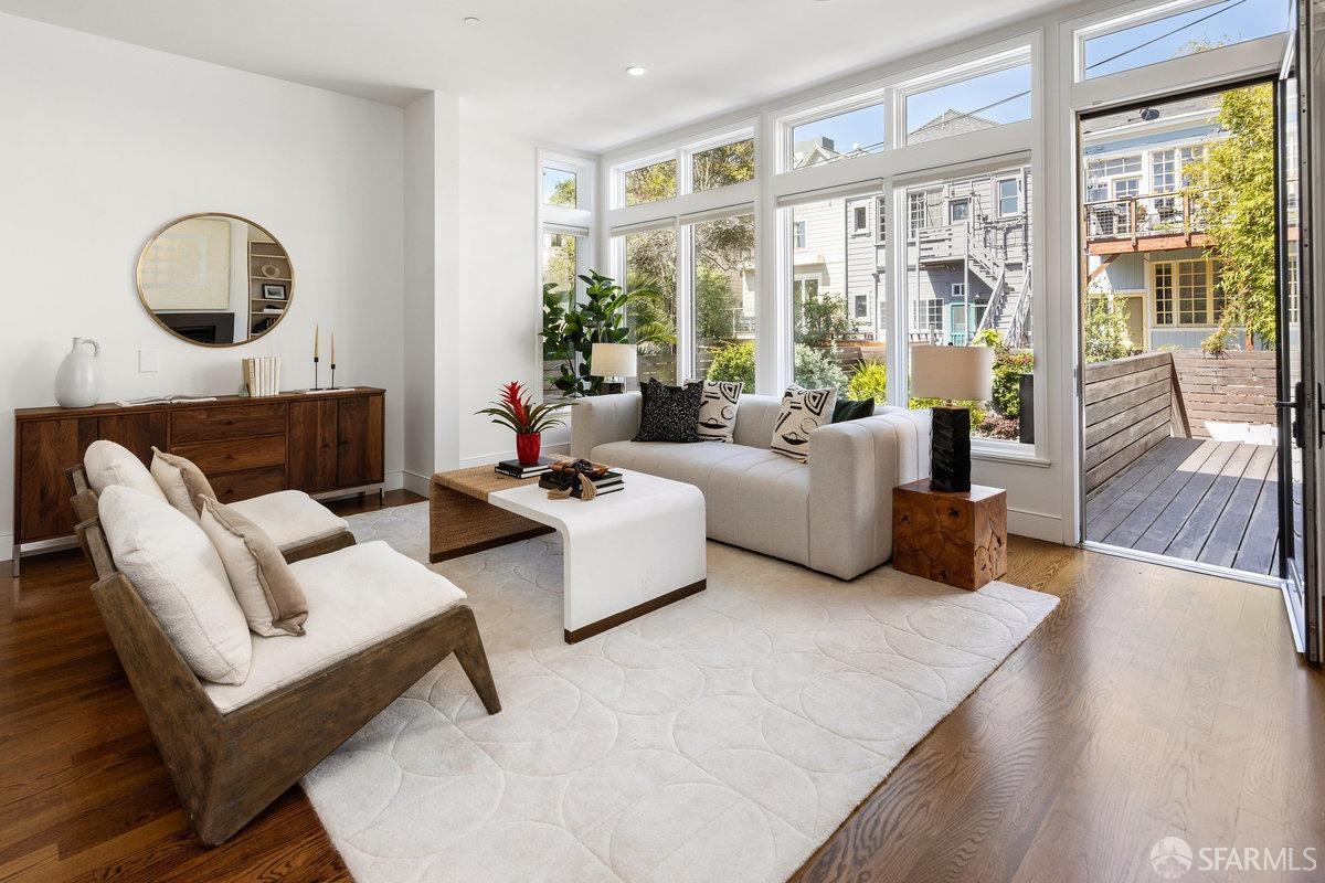 944 South Van Ness Avenue