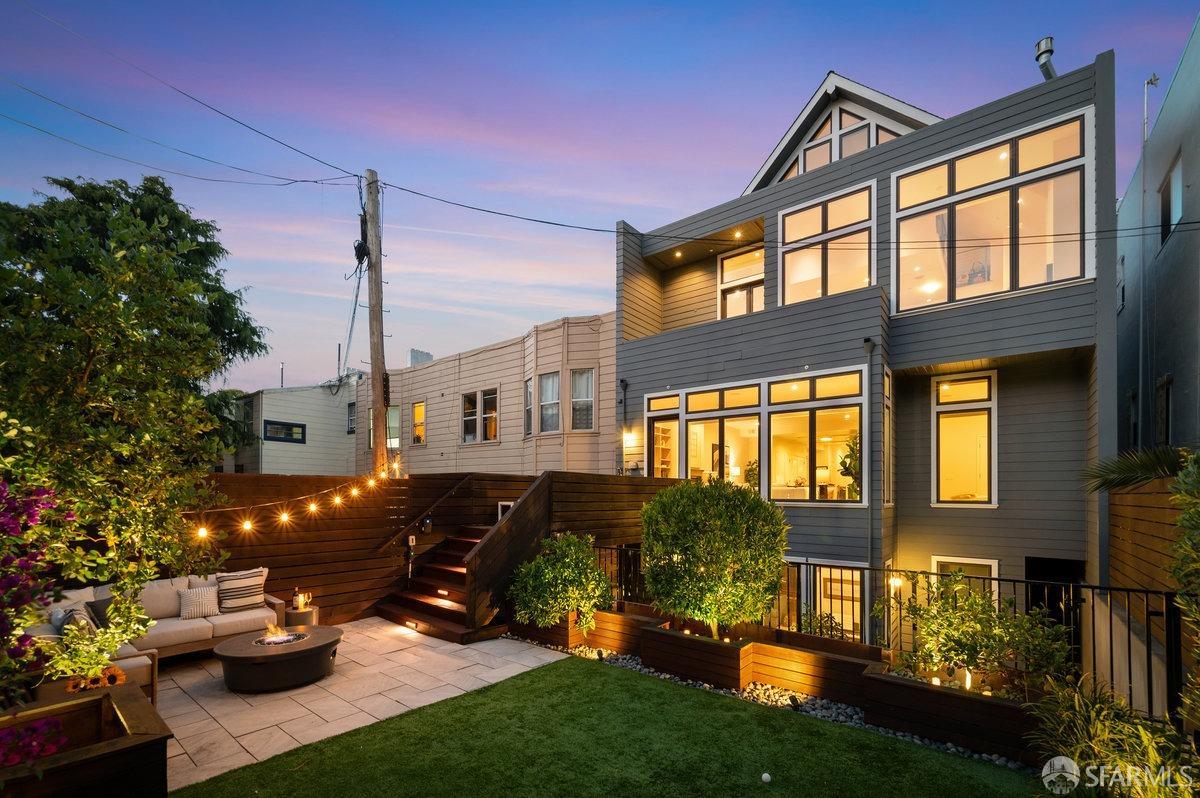 944 South Van Ness Avenue