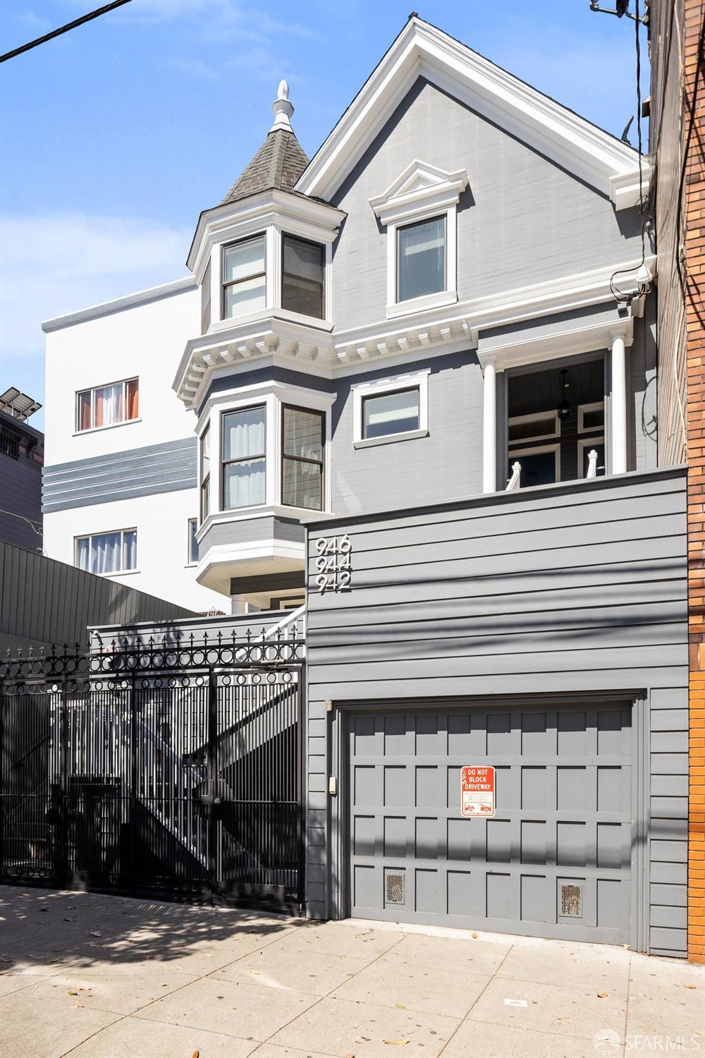 944 South Van Ness Avenue