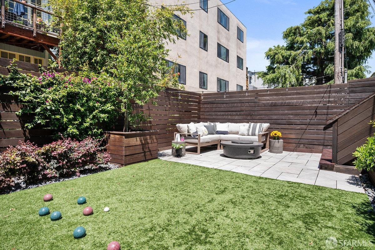 944 South Van Ness Avenue