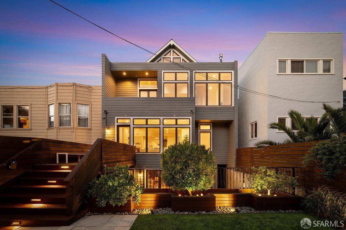 944 South Van Ness Avenue
