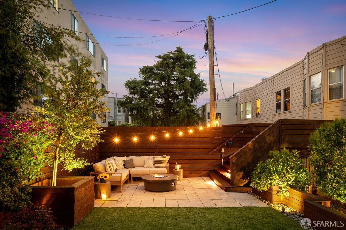 944 South Van Ness Avenue