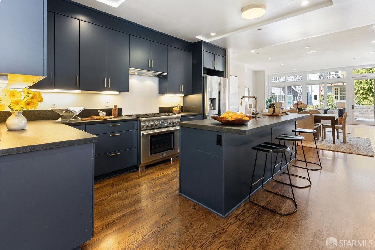 944 South Van Ness Avenue