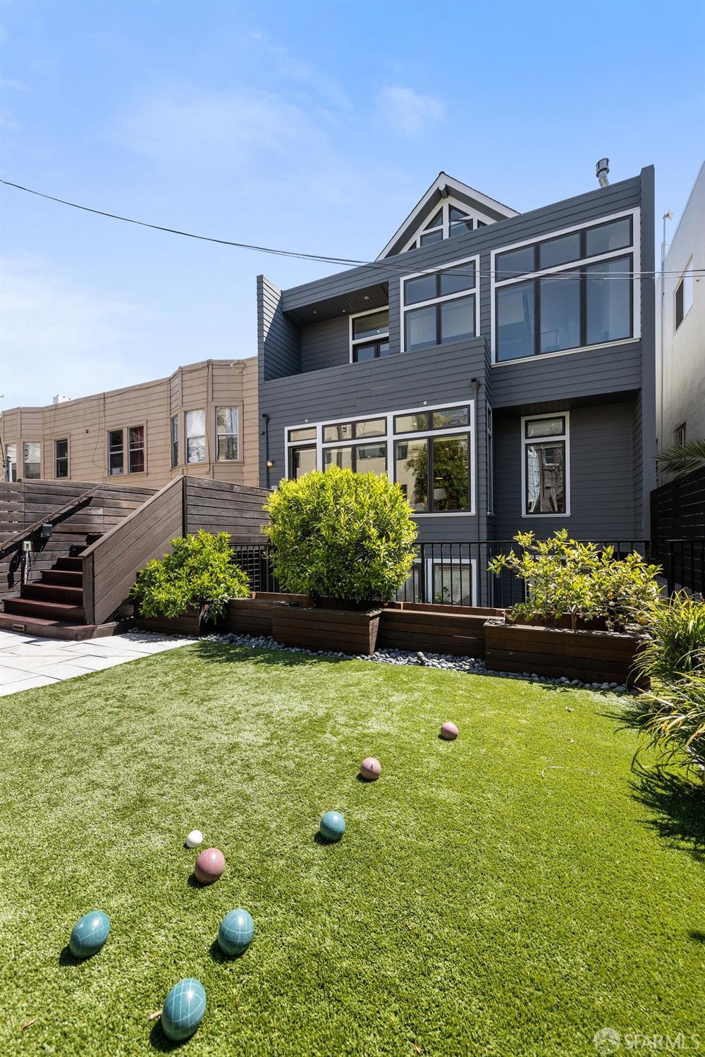 944 South Van Ness Avenue