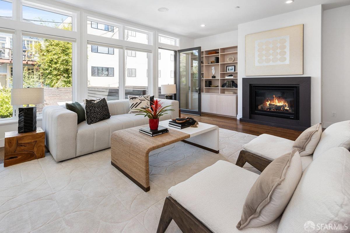 944 South Van Ness Avenue