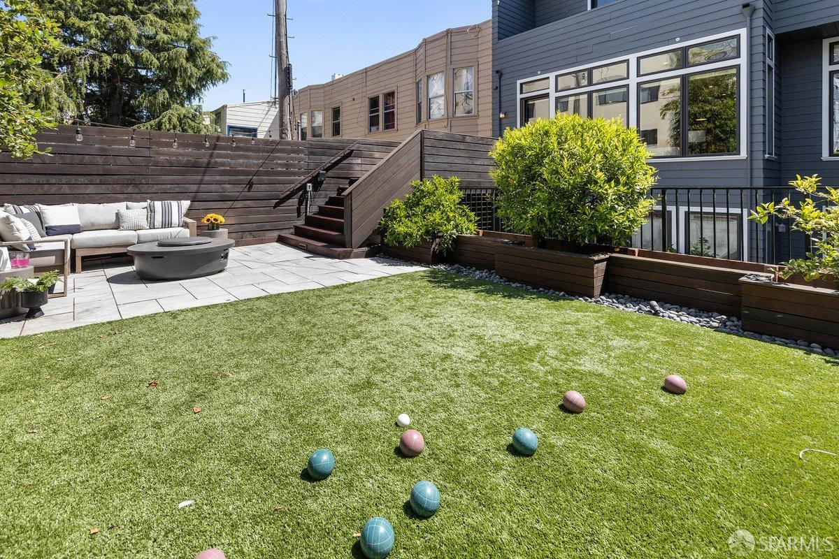 944 South Van Ness Avenue