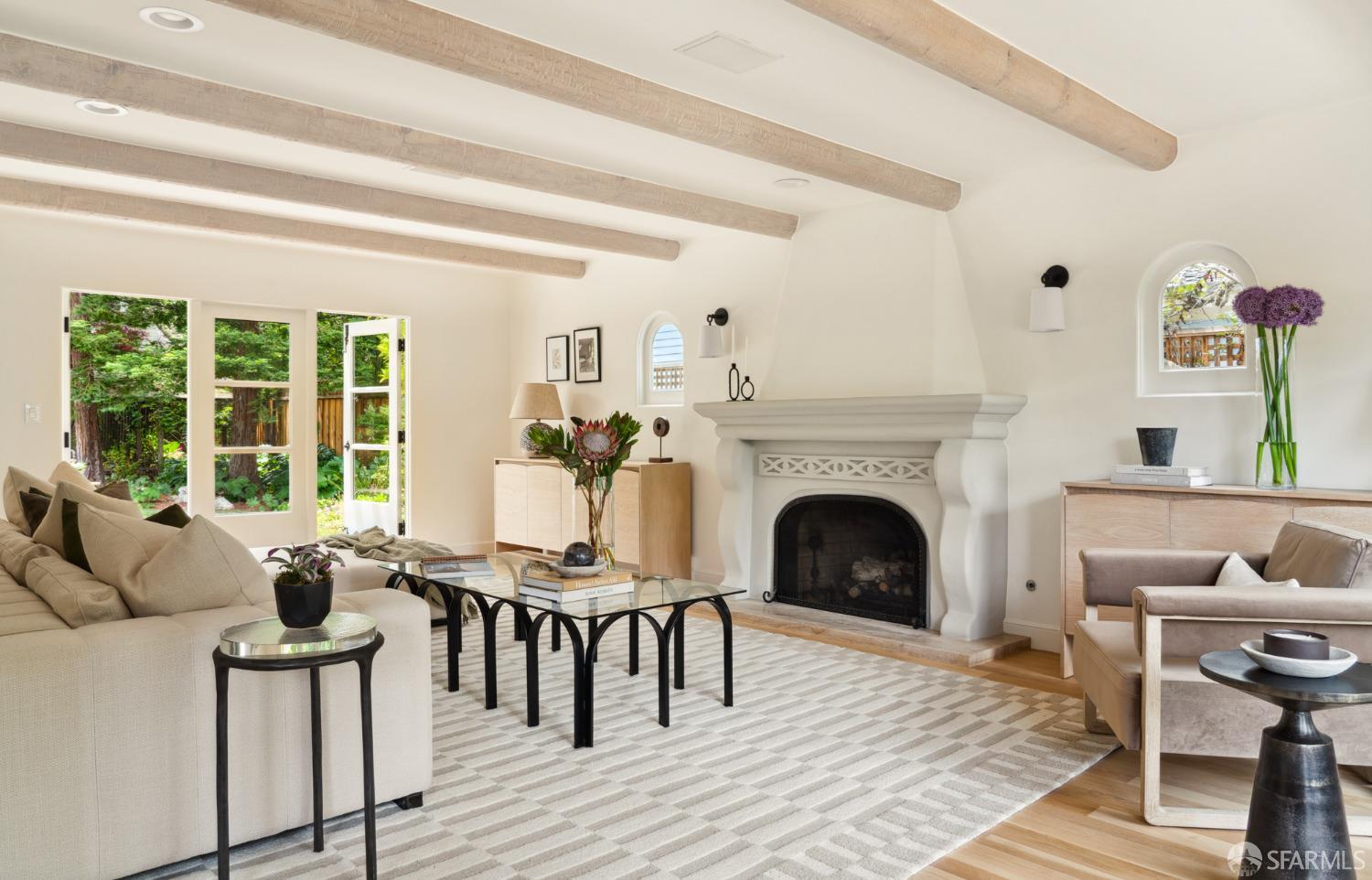 1135 Hidden Oaks Drive