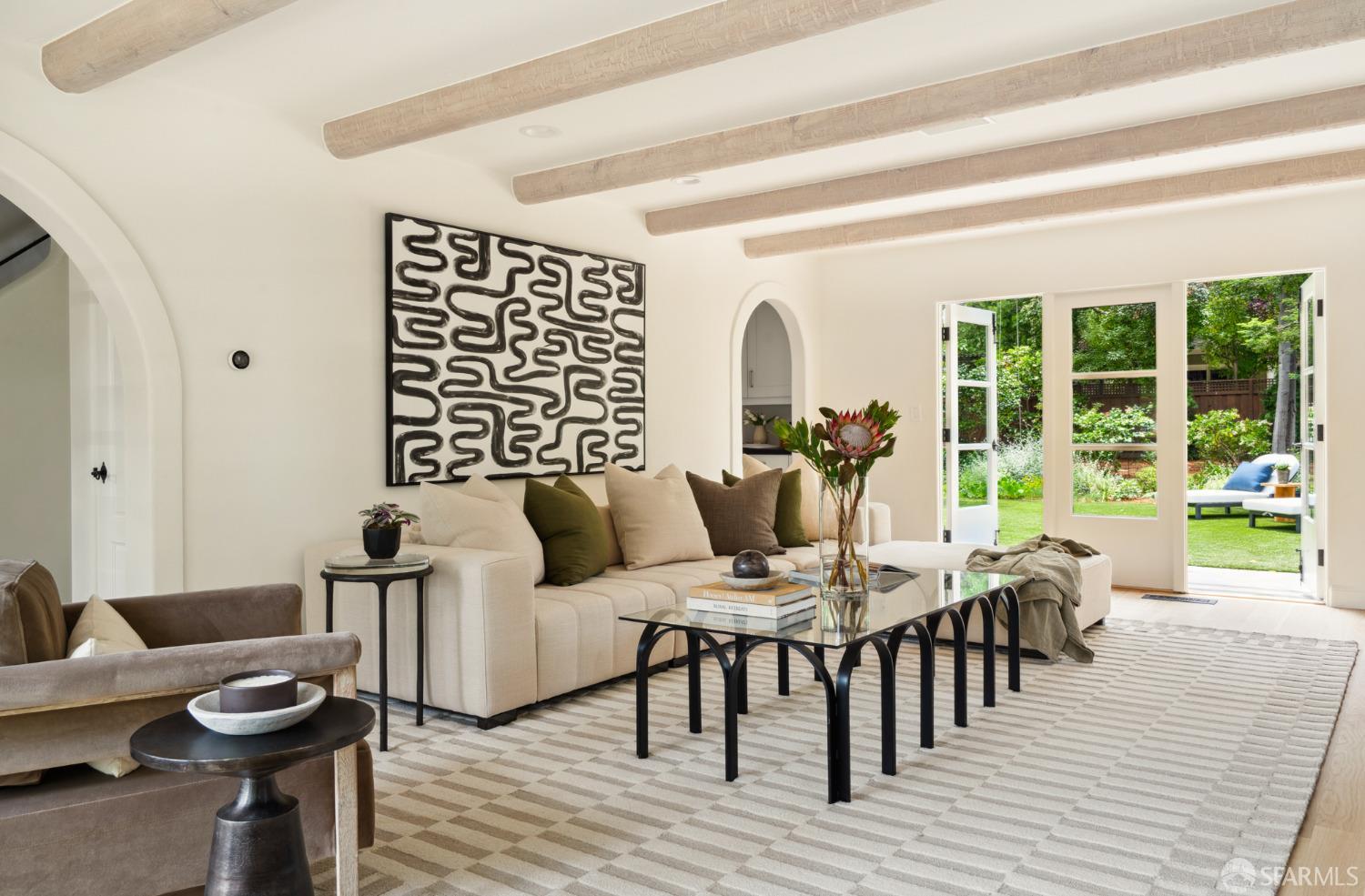 1135 Hidden Oaks Drive