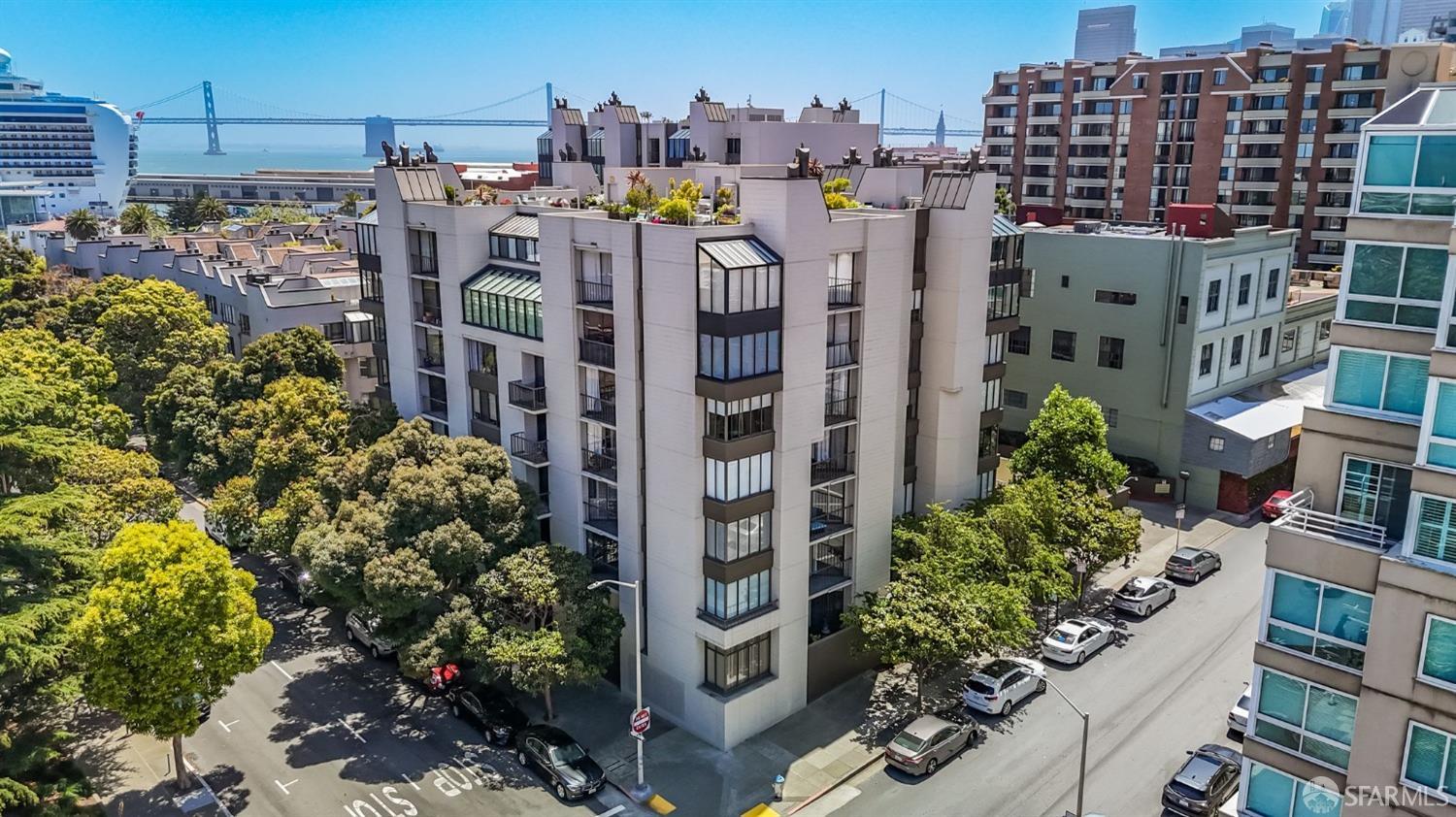 152 Lombard Street # 707