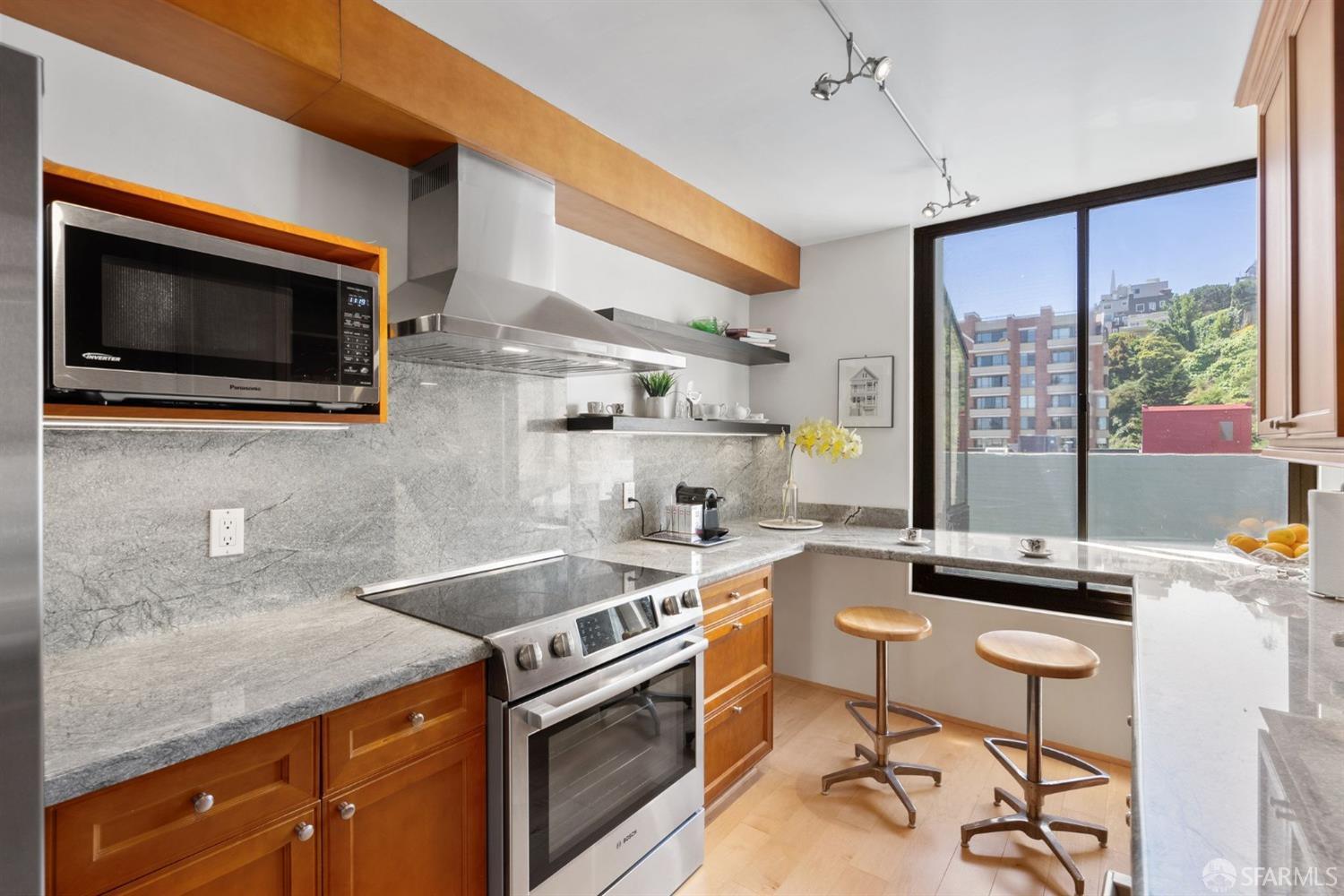152 Lombard Street # 707