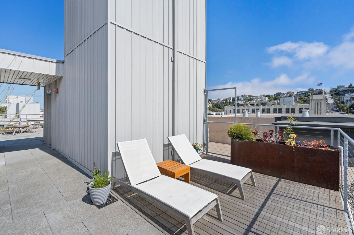 415 De Haro Street # 402