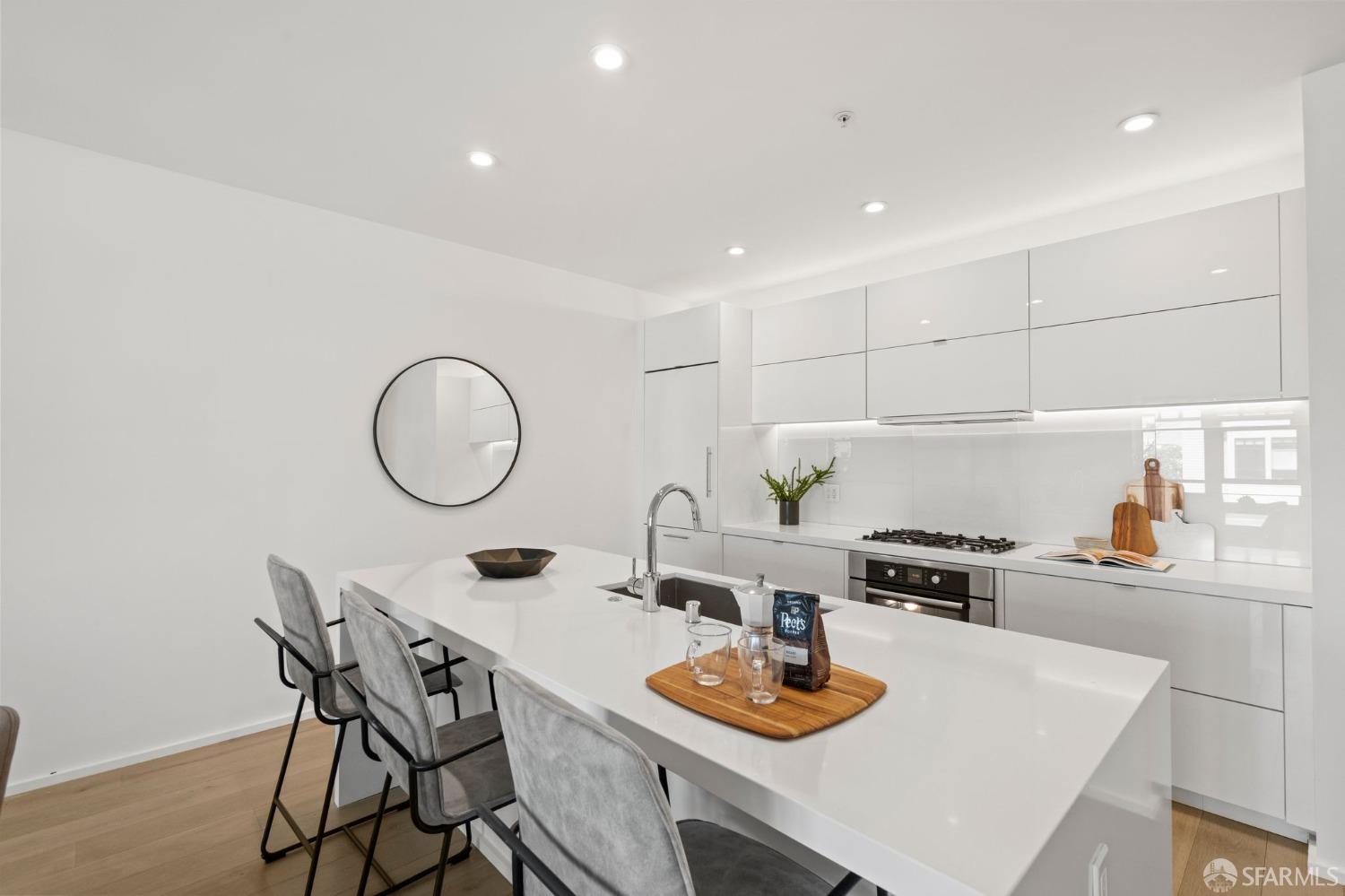 415 De Haro Street # 402