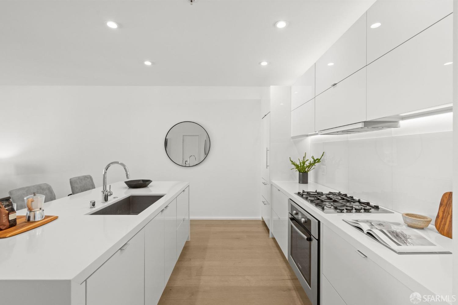 415 De Haro Street # 402