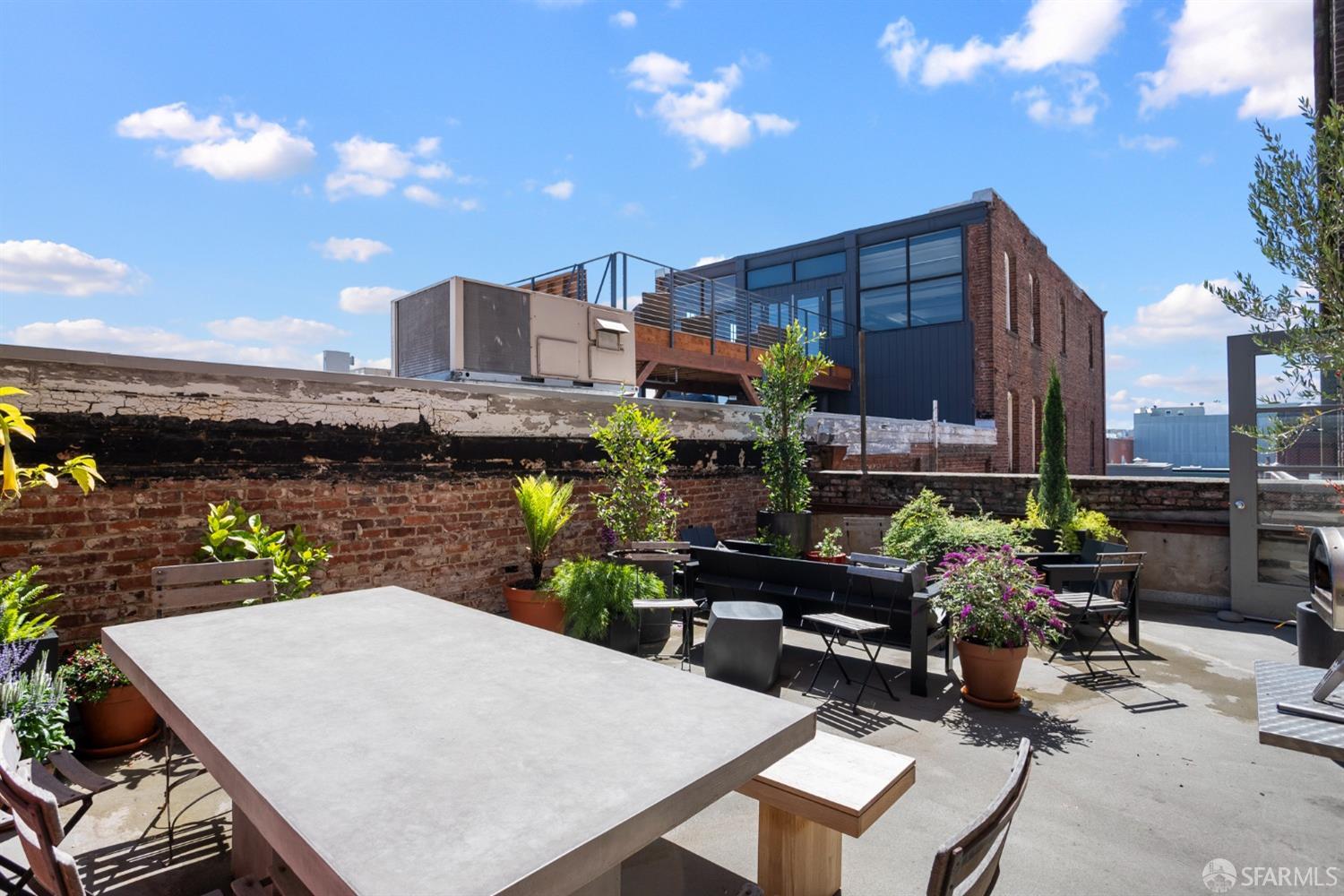 1489 Folsom Street # 2A