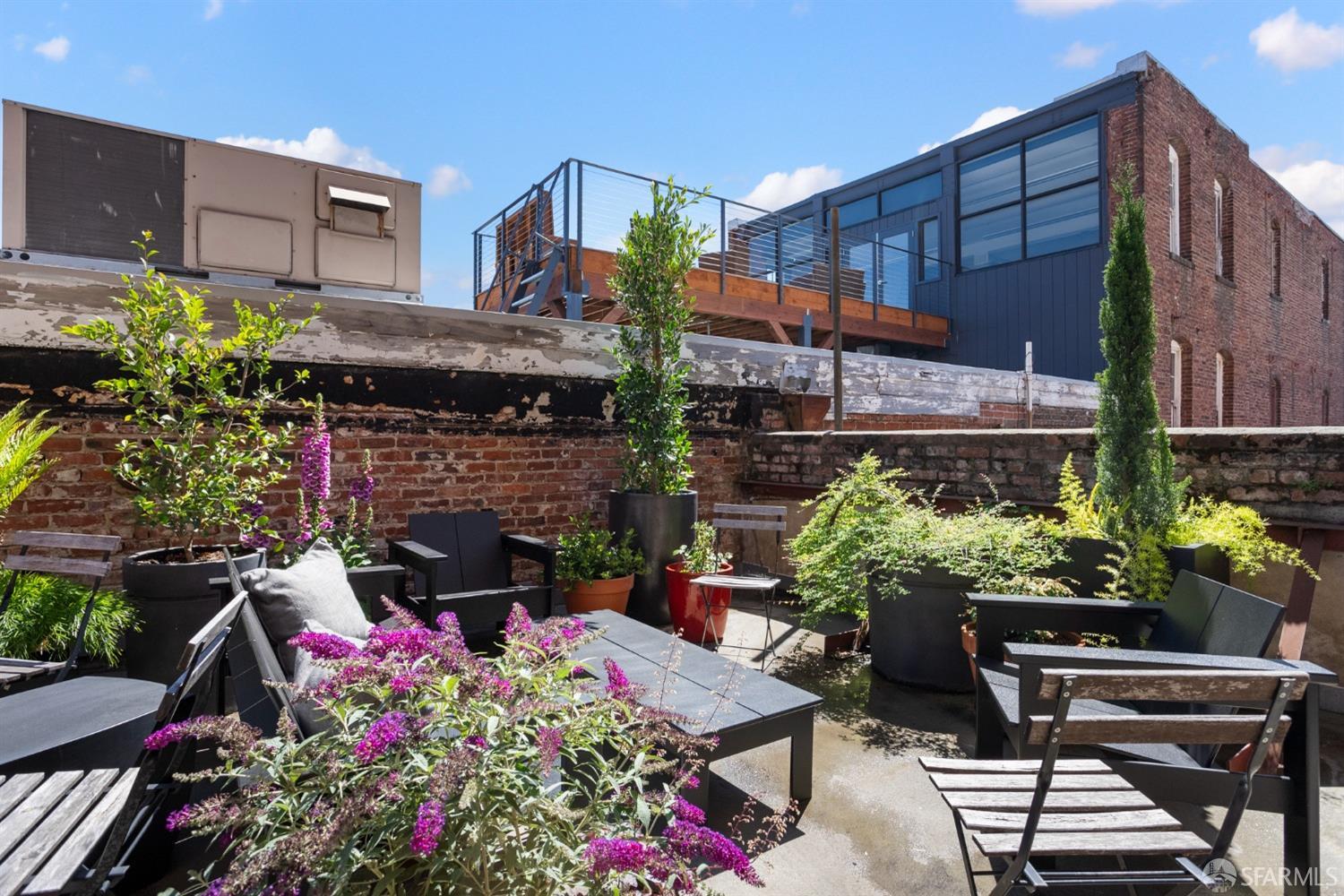 1489 Folsom Street # 2A