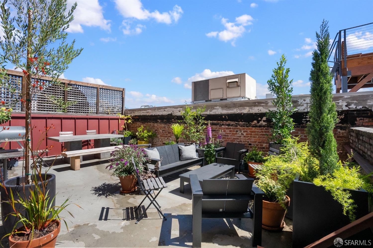 1489 Folsom Street # 2A