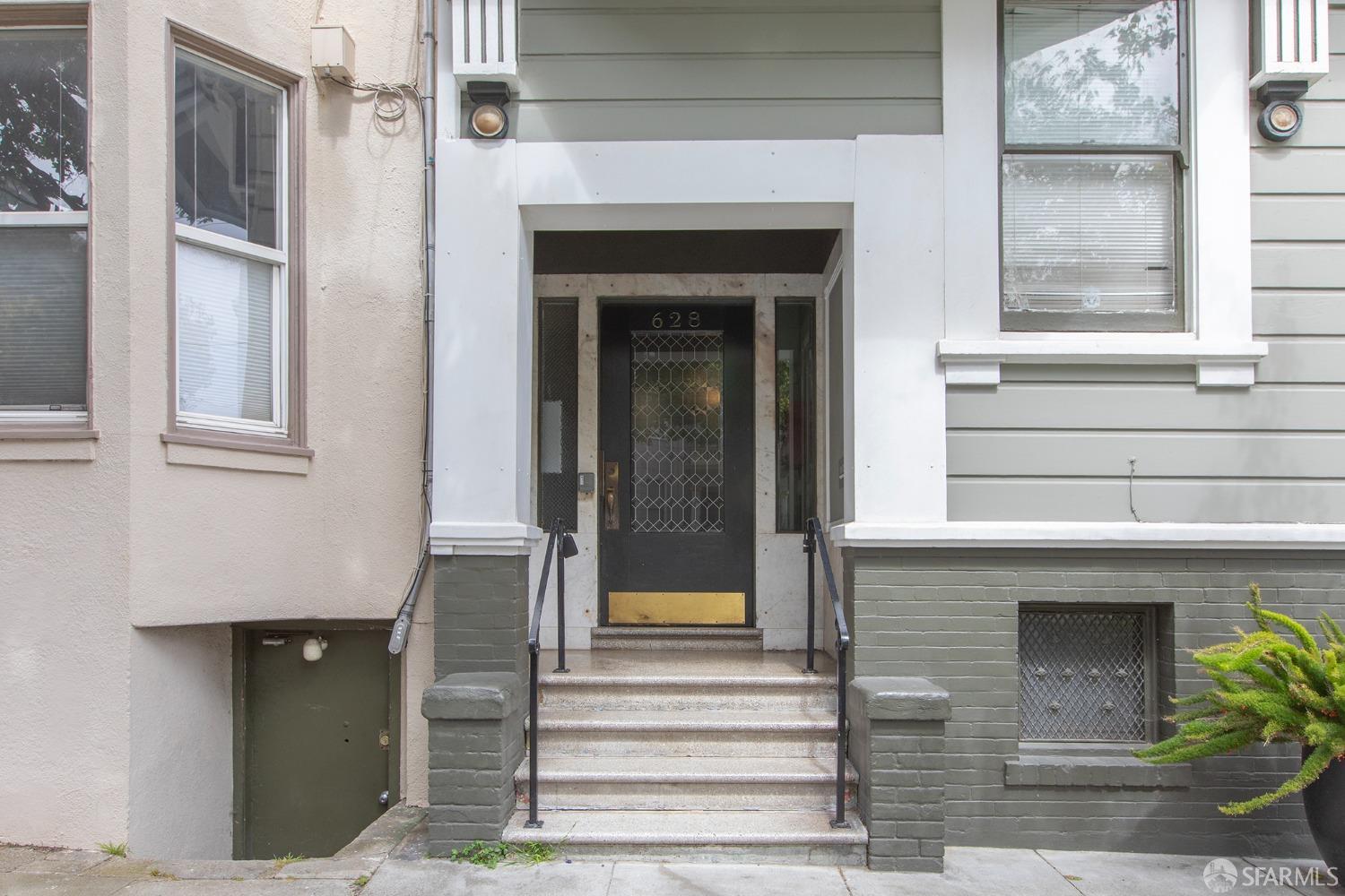 628 Lyon Street