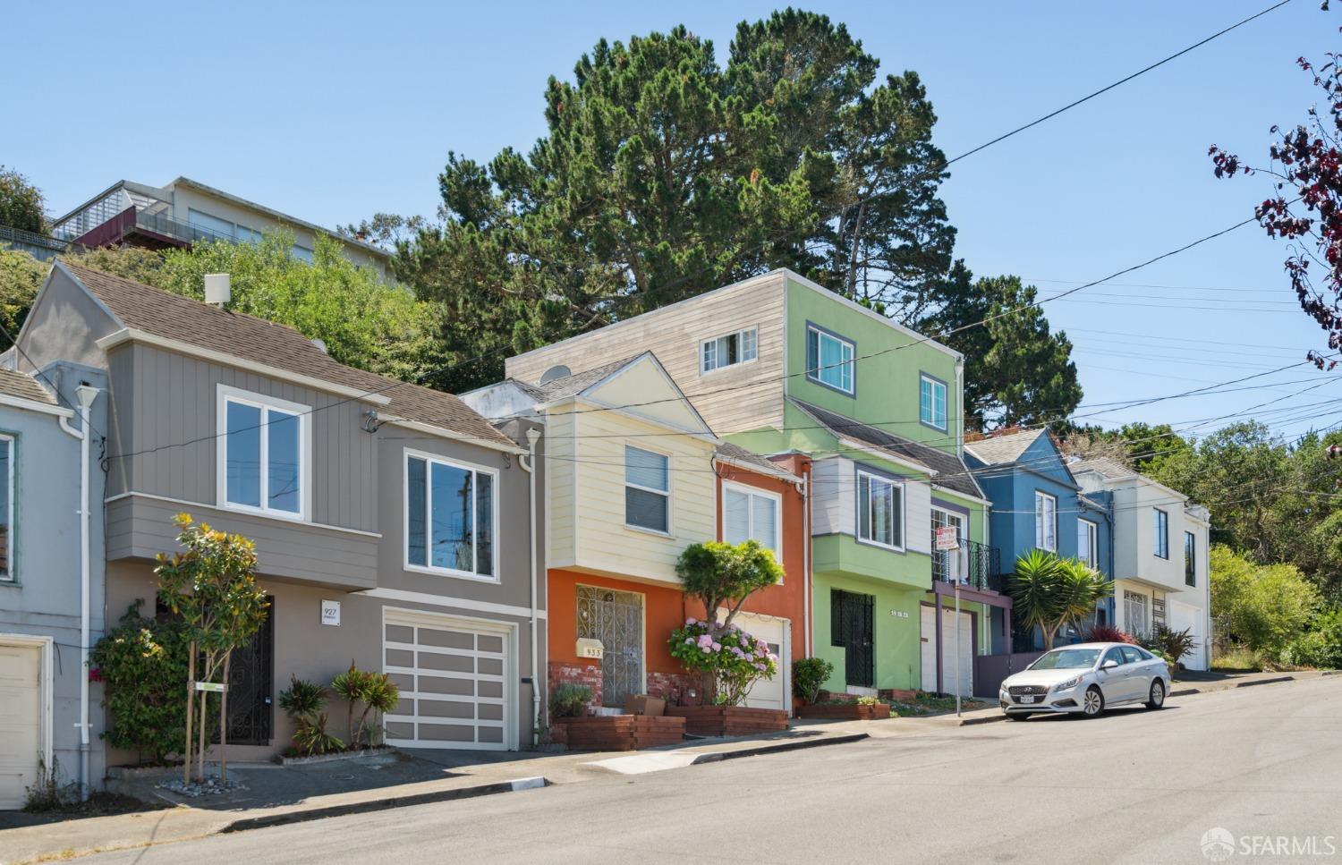 927 Dwight Street