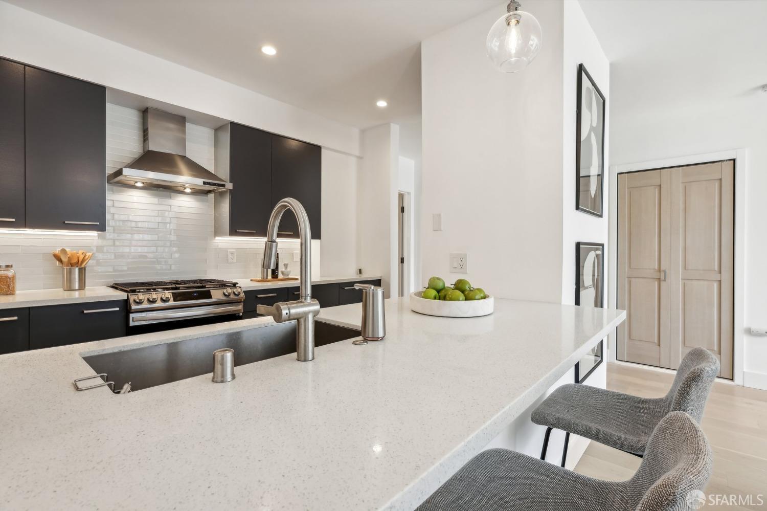 368 Elm Street # 305